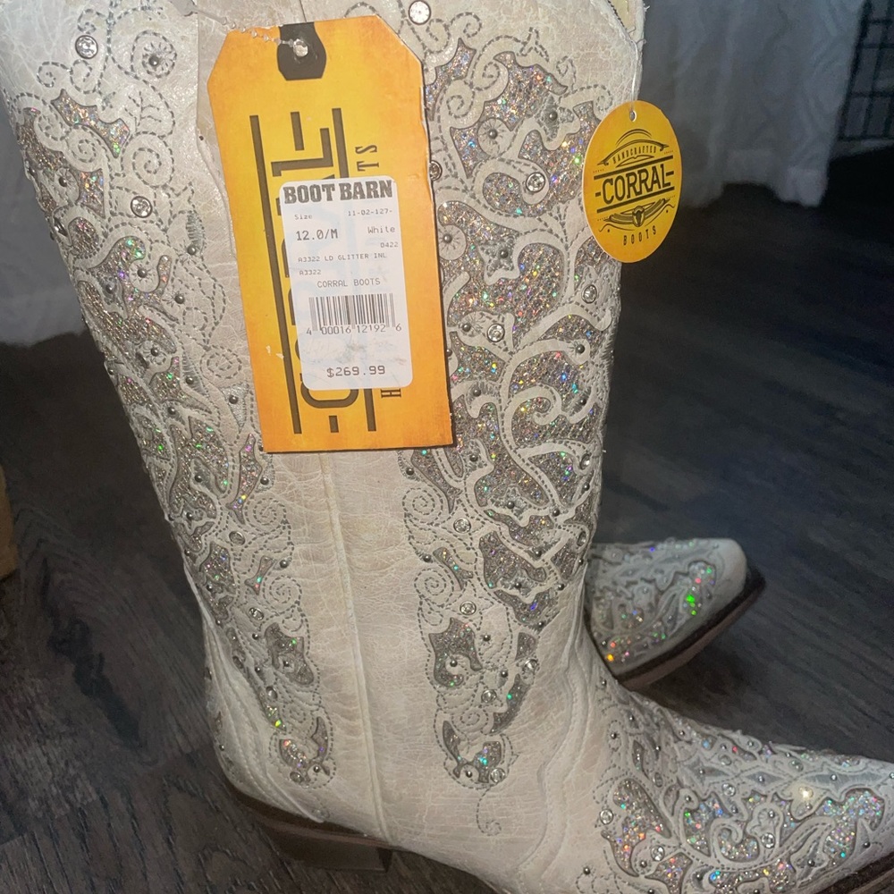 New with Tags Women’s Corral Glitter Boots size 12